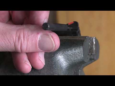 Видео: Как просверлить и установить мушку Smith & Wesson