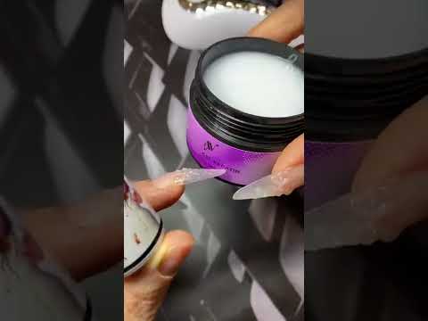 Видео: Гелевые типсы. Хрустальный дизайн.