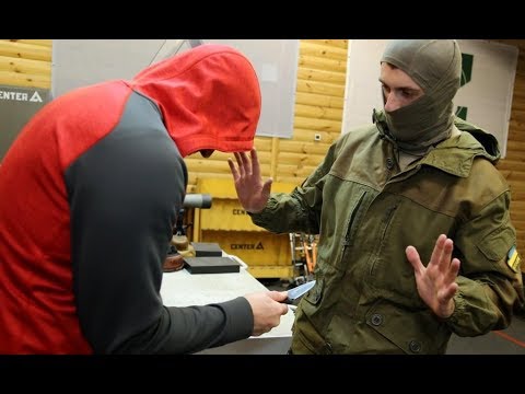 Видео: Защита от ножа | РЕАЛЬНЫЕ СОВЕТЫ ИНСТРУКТОРА СПЕЦНАЗА