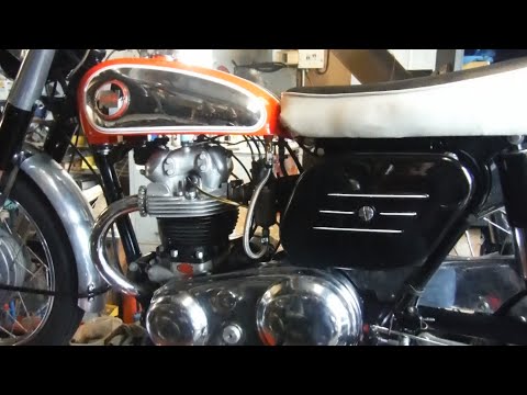 Видео: Norton Nomad — запустили двигатель, чтобы проверить наличие утечек масла, виновник найден.