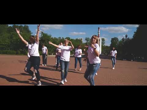 Видео: Зажигательный ролик от родителей. Выпускной клип. Когда ты станешь большим.