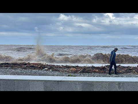 Видео: Ураган в Батуми