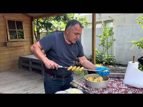 Видео: Жарим шашлык на мангале ,как в Армении.Вкусный и сочный рецепт!