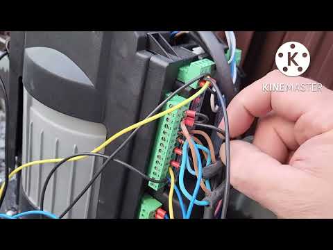 Видео: Установка gsm-модуля Navigard 1025 на раздвижные ворота с двигателем Alutech RTO2000