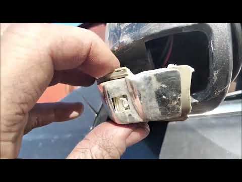 Видео: Как заменить повторитель поворота в зеркале машины Джили Эмгранд ЕС 7