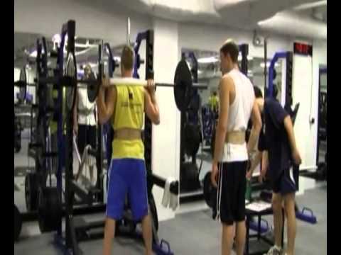 Видео: Силовая подготовка на суше американских пловцов