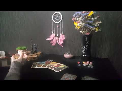 Видео: 4 Королевы: Вам Звонок, Сообщение! Кто Выйдет на Связь в Ближайшее Время?!.