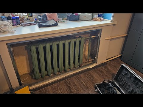 Видео: Сантехник  из ЖКХ испортил настроение)