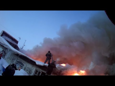 Видео: Сгорел столярный цех. Омск 2017.