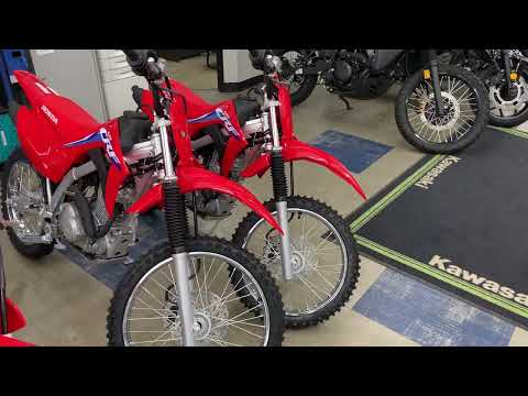 Видео: Honda CRF125F и CRF125FB: обзор детского трейлового велосипеда
