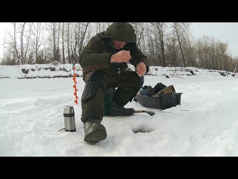 Видео: Долго "колдовал" над лункой и наконец сработала! Рыбалка на Оби в феврале.