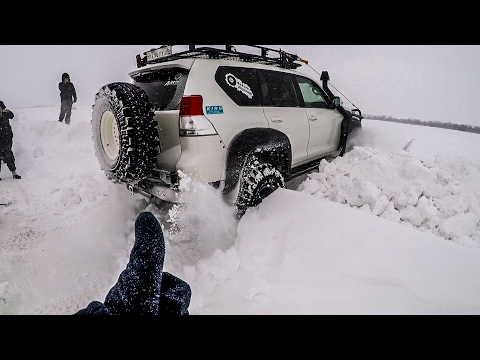 Видео: Как посадить СУПЕР PRADO? Нашли самый глубокий... (часть 1)