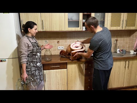 Видео: Солим сало у банки з часником!!!