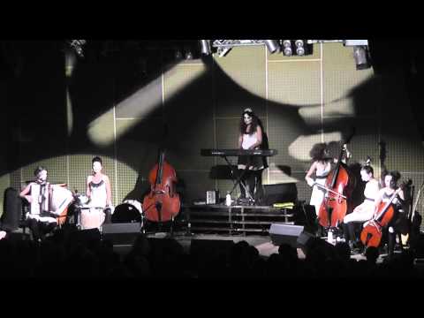 Видео: Dakh Daughters Band - Парова машина