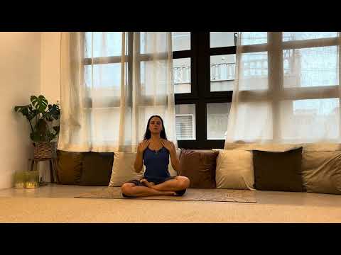 Видео: Йога для вагітних — 1 триместр | 19 хвилин