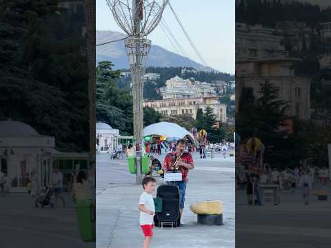 Видео: Еще больше про путешествия https://t.me/loveisjourney- #море #ялта #travel #крым  #musicvideo