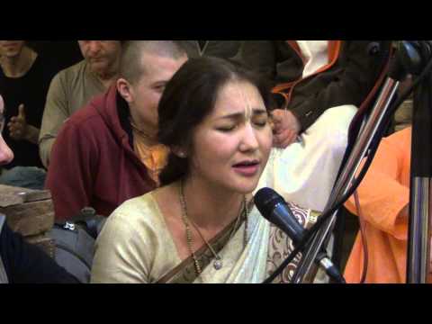 Видео: Kirtana Mela 2015 Moscow - Е.М. Сурья Нандини деви даси - Киртан 2 - 30.01.2015