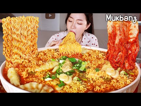 Видео: REAL SOUNDㅣASMR MUKBANGㅣ🍜шпичный корейский рамен & Kimchi mukbangㅣ★ Шпичный Рамюн с Tteok, Mandoo!!