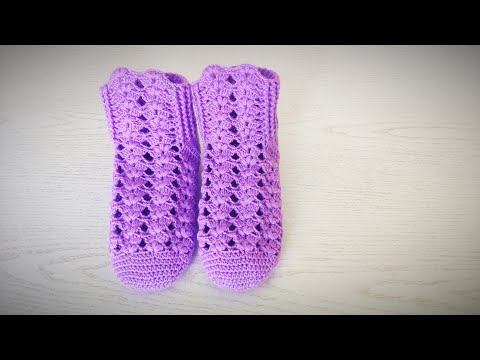 Видео: Ажурные носочки крючком (домашние тапочки)