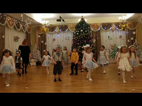 Видео: Новогодний хоровод"Супер детский сад" (под.гр)