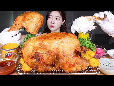 Видео: ASMR MUKBANG | Невероятно хрустящая жареная курица целиком🍗 Сливки, чили, сырный соус! Рецепт курицы