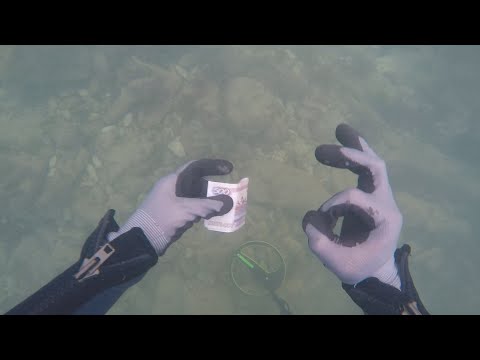 Видео: Подводный коп с Minelab Excalibur 2. Находка, которая взорвала мне мозг! Нашел деньги,золото,монеты!