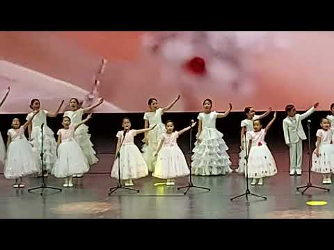Видео: Қарақат мектеп студиясының Оралдағы есеп беру концертінен. Қазақстан әнімен вокалдық топ.