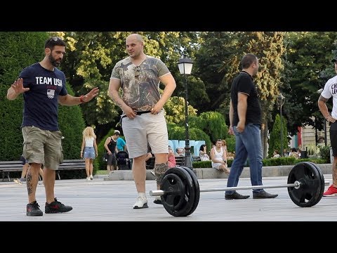 Видео: Спирам минувачи да правят МЪРТВА ТЯГА!!! Ако успеят - 100лв.в центъра на гр.Русе