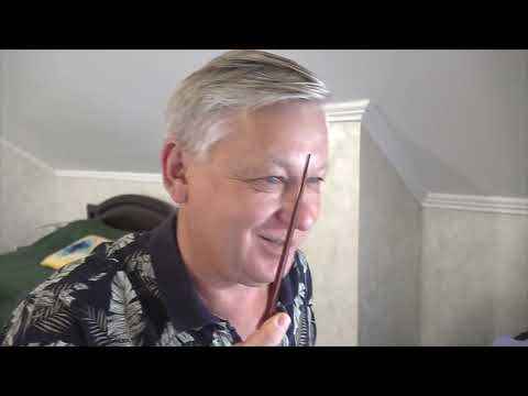 Видео: Недоверие сразило наповал. Как быть? Психолог Азаров