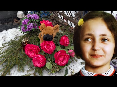 Видео: НЕОЖИДАННАЯ СМЕРТЬ СОВЕТСКОЙ ЗВЁЗДОЧКИ ЛЕНЫ МОГУЧЕВОЙ В 29 ЛЕТ ... КУЗЬМИНСКОЕ КЛАДБИЩЕ 01.2025 г.