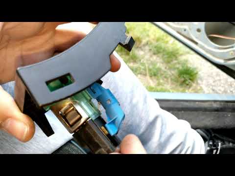 Видео: Цитроен Хсара замена сијалице упаљача I Citroen Xsara lighter bulb replace