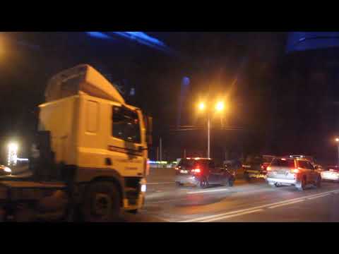 Видео: Типичный поздний вечер на Ленинградском шоссе в районе развязки с А-107 на автобусе в Москву