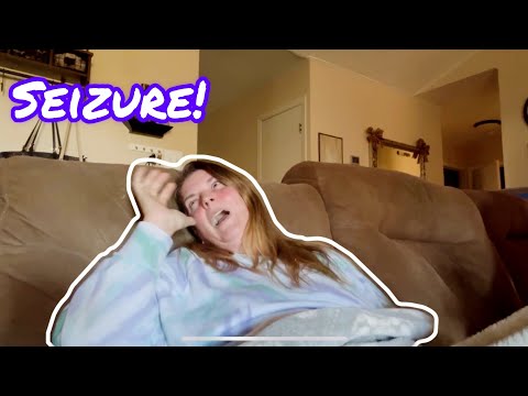 Видео: **ПРЕДУПРЕЖДЕНИЕ О ТРИГГЕРЕ** Необрезанное видео приступа, включая ауру, тоническую, клоническую ...