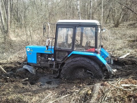 Видео: Мтз 82.1 застрял в болоте.