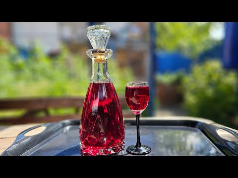 Видео: Вишнёвый ликёр🍒🍷 очень вкусный и простой рецепт