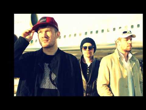 Видео: группа Белый Самолёт - Уплывают (слайд)