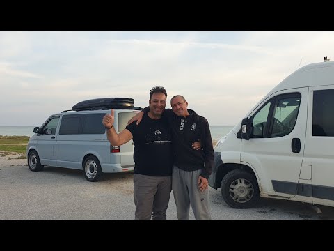 Видео: Влог#осенние будни в Греции#греция#halkidiki#travel#знакомство с местным кемпером