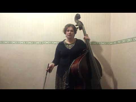 Видео: Контрабас от А до Я. Урок 12. Смычок на струнах. Первые движения смычка по открытым струнам.