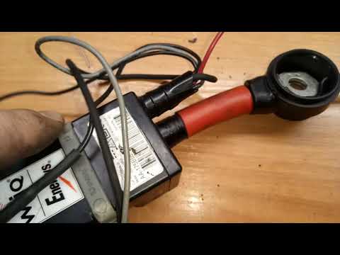 Видео: Годовое обслуживание Hawker Water Less. Как влияет "ввод в эксплуатацию" на  АКБ.  Wi-iQ Что такое?