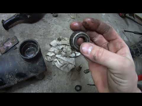 Видео: Как снять задний маятник на квадроцикле Хаммер250 (размеры подшипников и манжет)