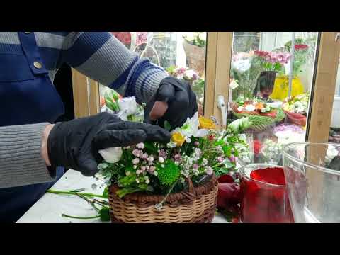 Видео: Лесное лукошко, композиция из цветов. Цветы в корзине. Флористика. Цветы в оазисе. Флорист. Цветы.