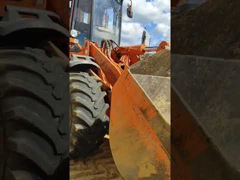 Видео: закусывает ковш Амкодор 332 причина...