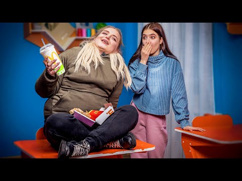 Видео: ЛИЗА СТАЛА ТОЛСТОЙ!!!