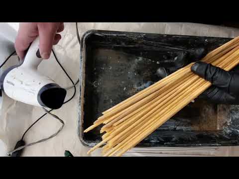 Видео: Красим бумажные (газетные) трубочки