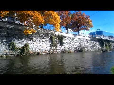 Видео: Там край реката.Есенни листа на път.Габрово от двете страни на река Янтра.4К репортаж-www33worlds.tv