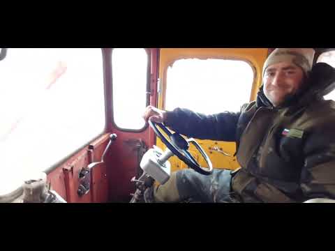 Видео: КИРОВЕЦ К 700 А БЬЁТ ДОРОГУ ПО СНЕГУ ДЛЯ РАЗГРУЗКИ УДОБРЕНИЯ#кировецскабинойрено #automobile
