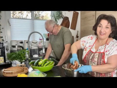 Видео: Первые покупатели нашего дома | Кошмар что сделали с моими волосами | Импортный Салат на обед❤️ЭЛИНA
