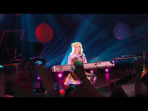 Видео: Монеточка - Пост-пост на бис (клуб Opera 8.06.2018)