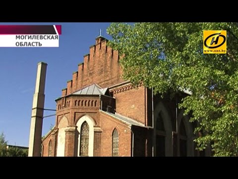 Видео: В Бобруйске костёл вынужден ютиться рядом с магазинами и курилкой