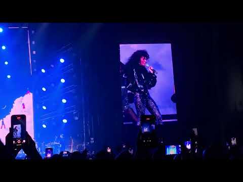 Видео: Zivert в Кишинёве 21.10.25_6